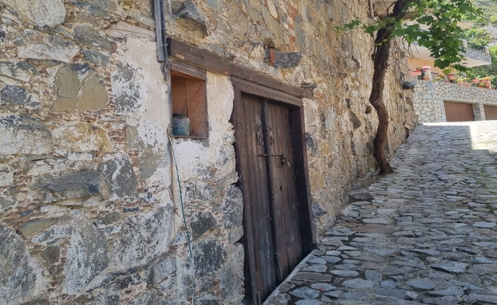 Yφ. Τουρισμού: Συνεχίζονται οι αιτήσεις για αναβάθμιση ξενοδοχείων-καταλυμάτων σε ύπαιθρο, ορεινές και απομακρυσμένες περιοχές