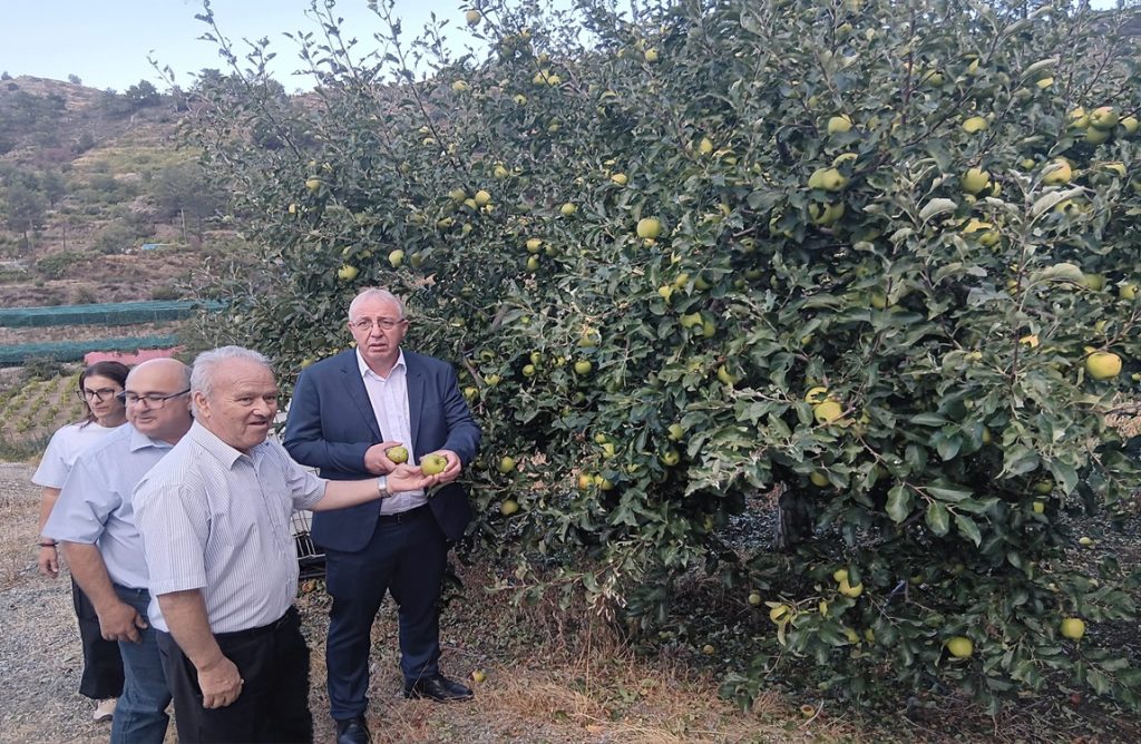 Διαβεβαίωσε για στήριξη γεωργών που πλήγηκαν από χαλαζόπτωση ο Υπουργός Γεωργίας