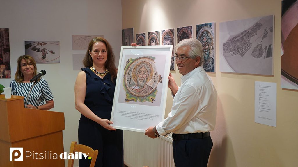 Τελέστηκαν τα Εγκαίνια Φωτογραφιών από την εκκλησία της Παναγίας Κανακαριάς στην Άλωνα