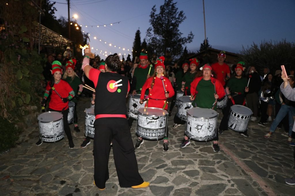 Φωτογραφίες από την τελετή έναρξης του Χριστουγεννιάτικου Χωριού Φικάρδου