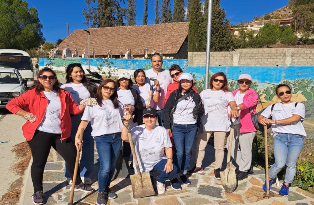 Εργαζόμενοι του Four Seasons Hotel πραγματοποίησαν δενδροφύτευση στον Αρακαπά (ΦΩΤΟΣ)