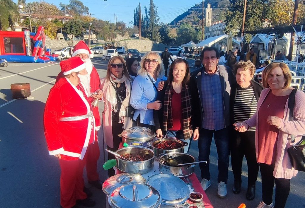 Σημείωσε τεράστια επιτυχία και αυτό το Σαββατοκύριακο το Χριστουγεννιάτικο Χωριό του Αρακαπά (ΦΩΤΟΣ)