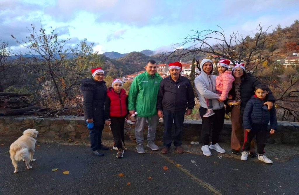 Εκπλήξεις στους χωριανούς από το Σωματείο «Φίλοι Αγίου Θεοδώρου Πιτσιλιάς» για τα Χριστούγεννα (ΦΩΤΟΣ)