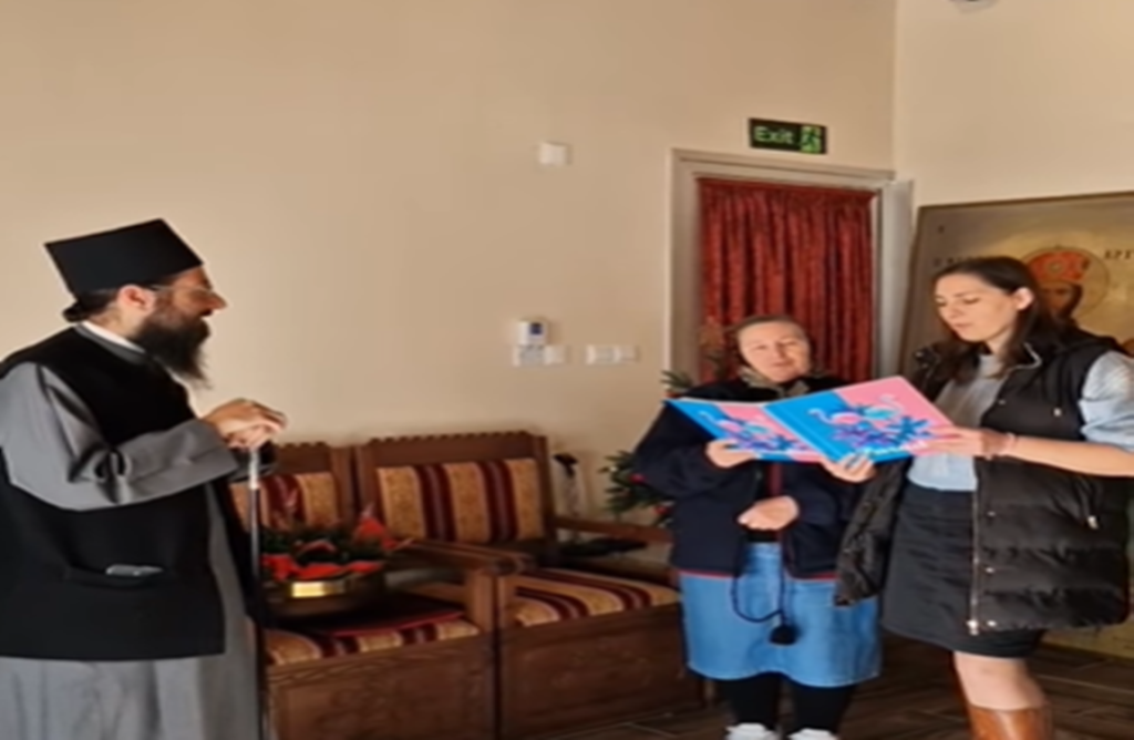 Έκπληξη στον Γέροντα Νεκτάριο από δύο πνευματικά του παιδιά (ΒΙΝΤΕΟ)