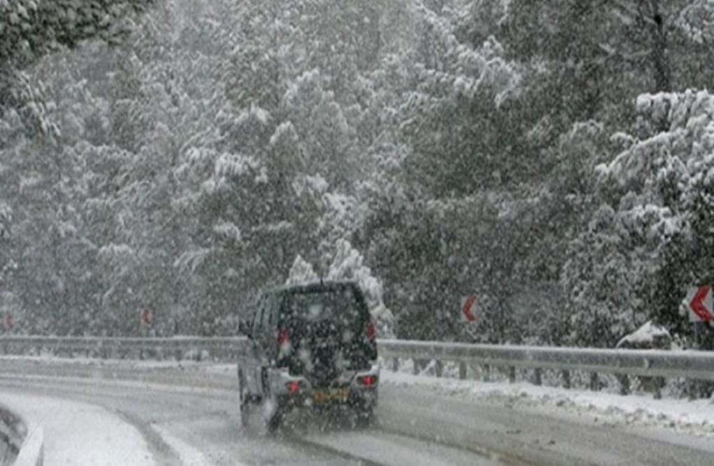 Κατολισθήσεις, χιονόπτωση, ολισθηροί… Η ενημέρωση για τους δρόμους στα ορεινά