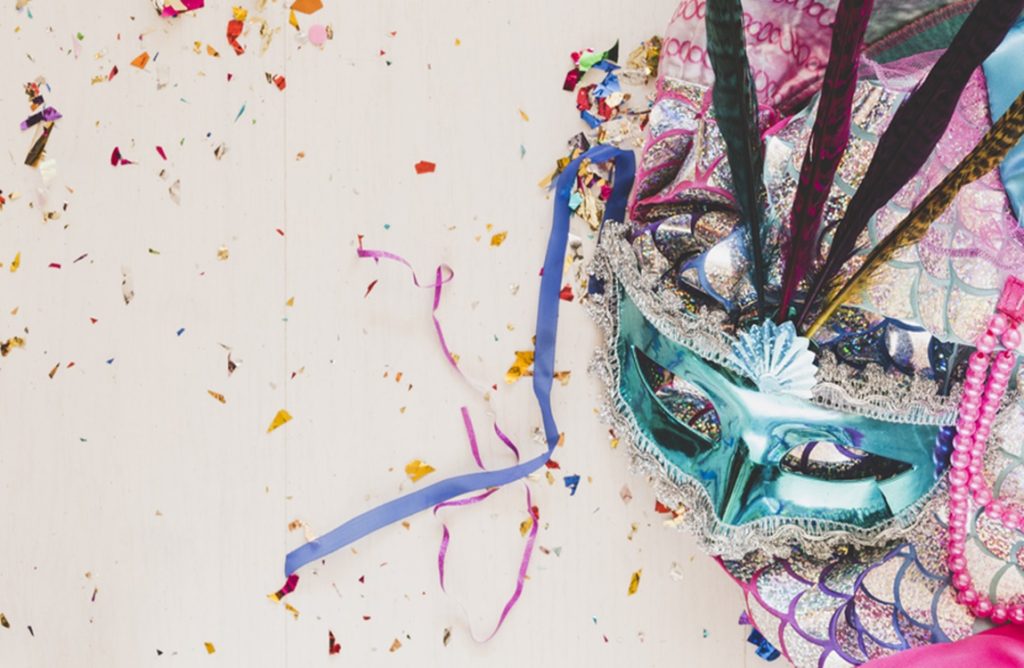 Καρναβαλίστικος χορός από τον Πολιτιστικό Όμιλο Δυμών