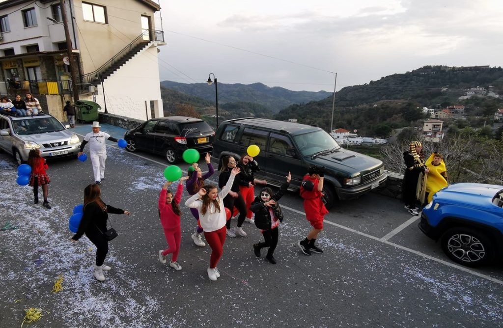 Γλέντι, χορός και διασκέδαση στο καρναβάλι του Αγρού (ΦΩΤΟΣ)