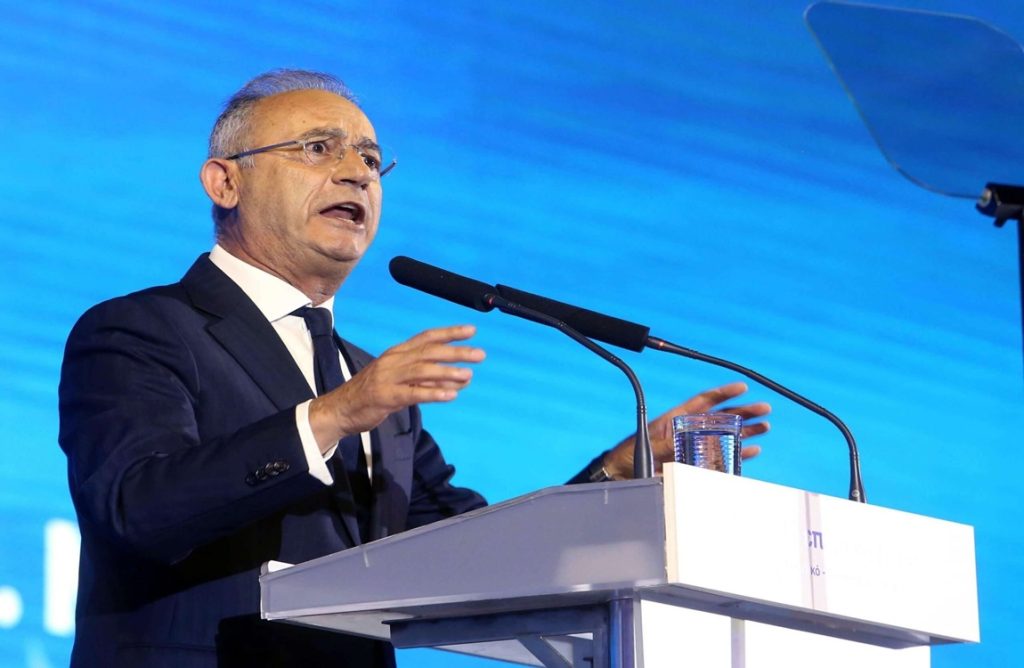 Στον Αγρό ο Αβέρωφ – Ποιους συνάντησε και πώς πέρασε τις ώρες του!