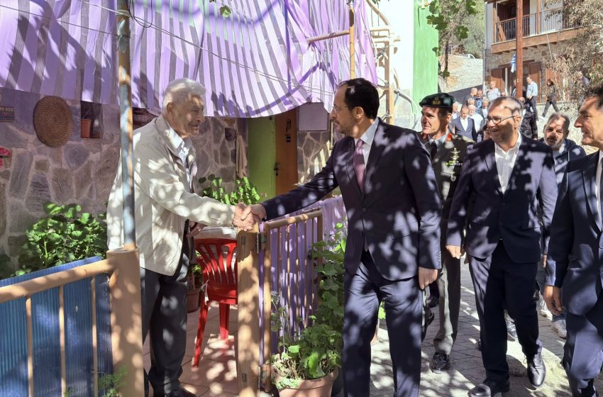  Στο Σαράντι ο ΠτΔ: Τιμή στους ήρωες και μήνυμα στήριξης της υπαίθρου