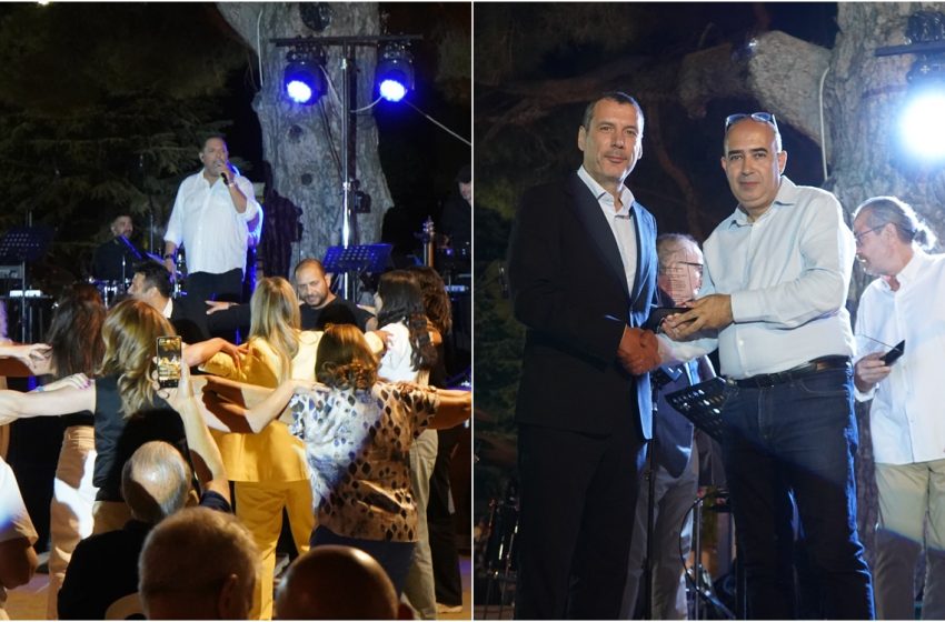  Με τεράστια επιτυχία και άψογη διοργάνωση η μουσική βραδιά με Στέλιο Διονυσίου στα Αγρίδια – Τιμήθηκε ο κοινοτάρχης